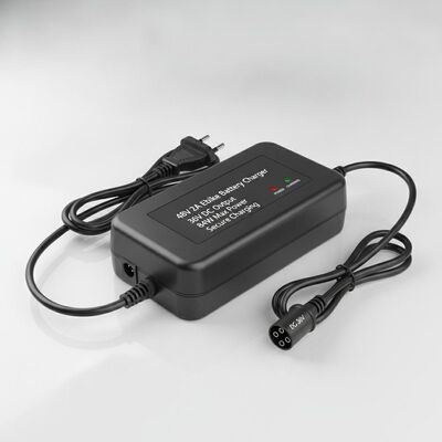Caricabatterie per ebike da 48V 2A con uscita DC 36V e potenza massima 84W per una ricarica sicura
